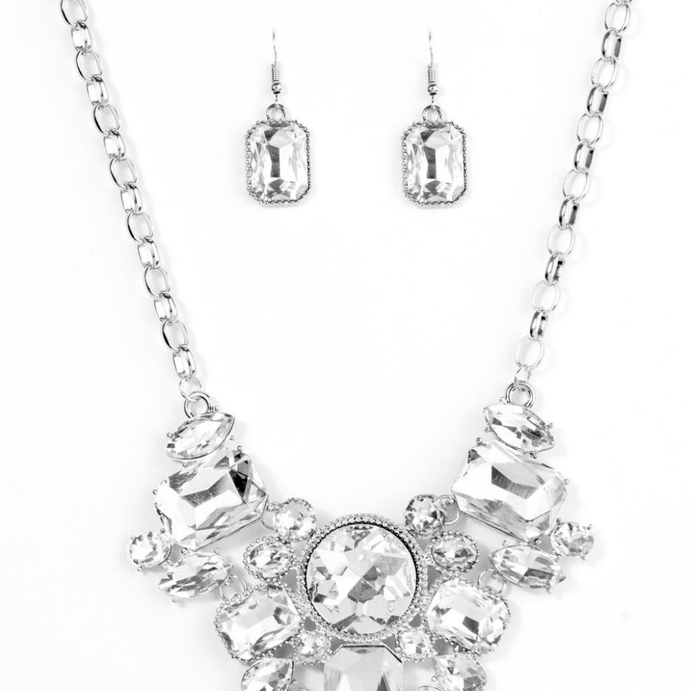 Z collection necklace set